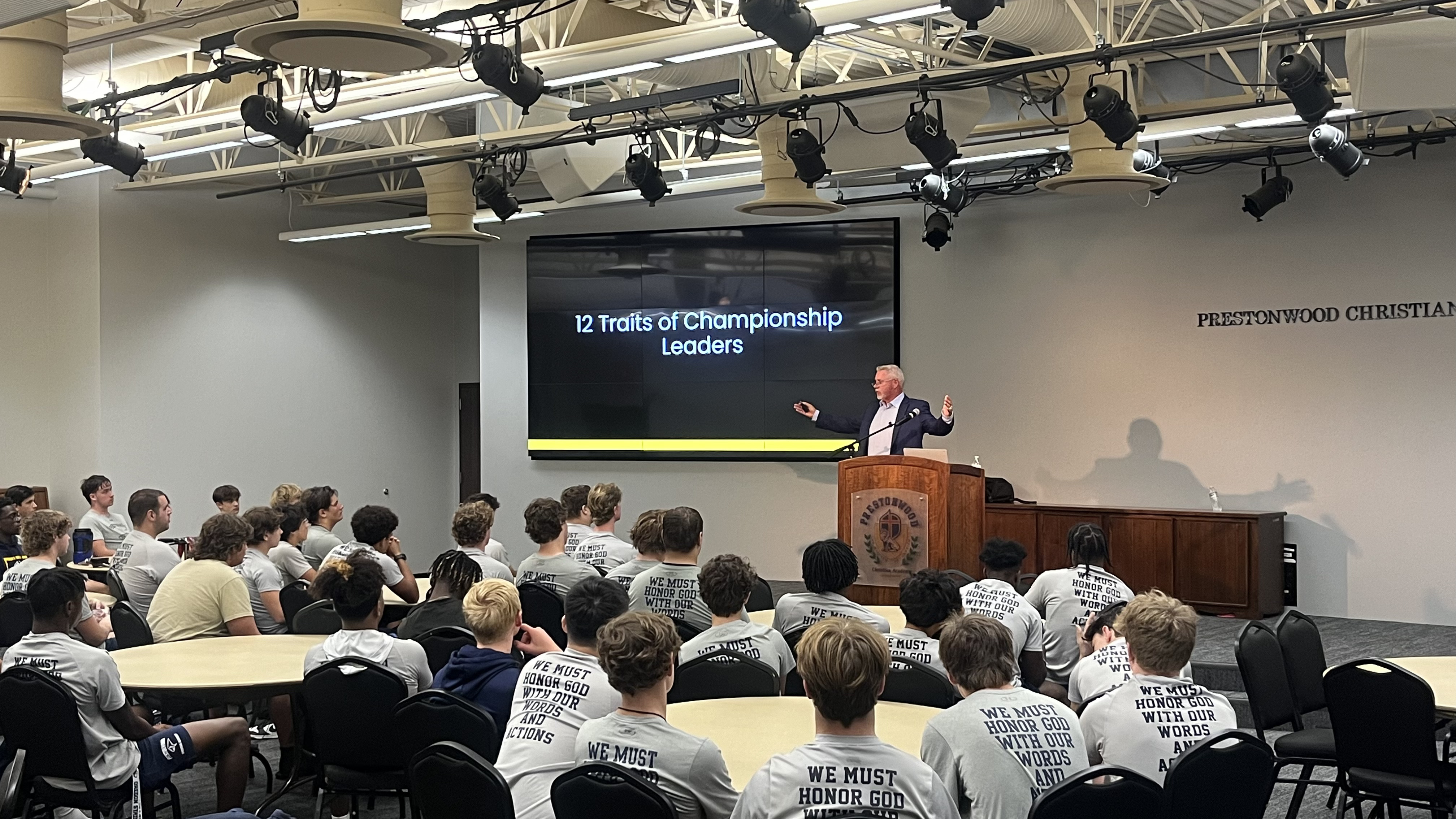 Dave Christensen leadership keynote speaker at corporate conference event 16