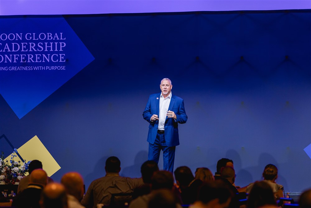 Dave Christensen leadership keynote speaker at corporate conference event 1