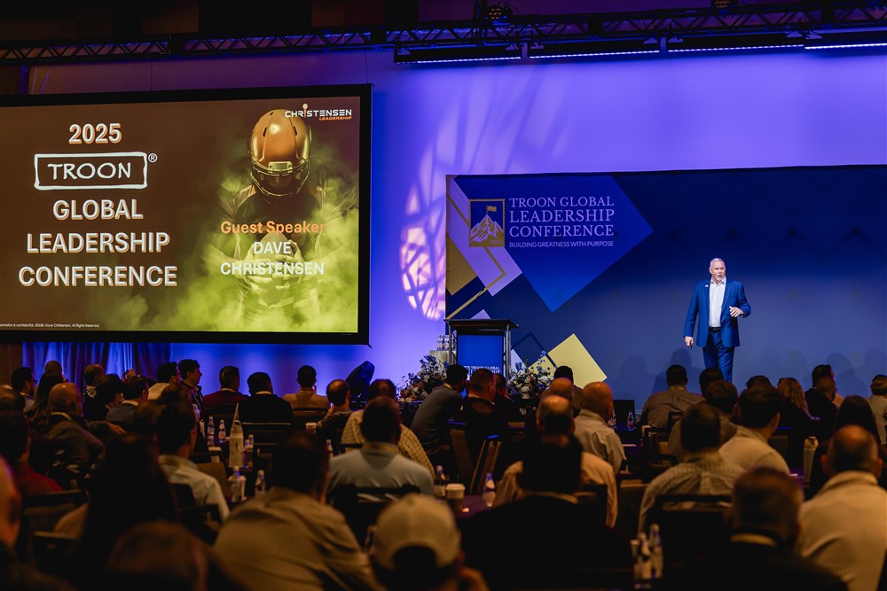 Dave Christensen leadership keynote speaker at corporate conference event 2