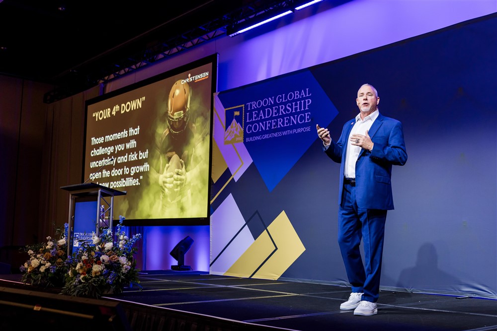 Dave Christensen leadership keynote speaker at corporate conference event 5