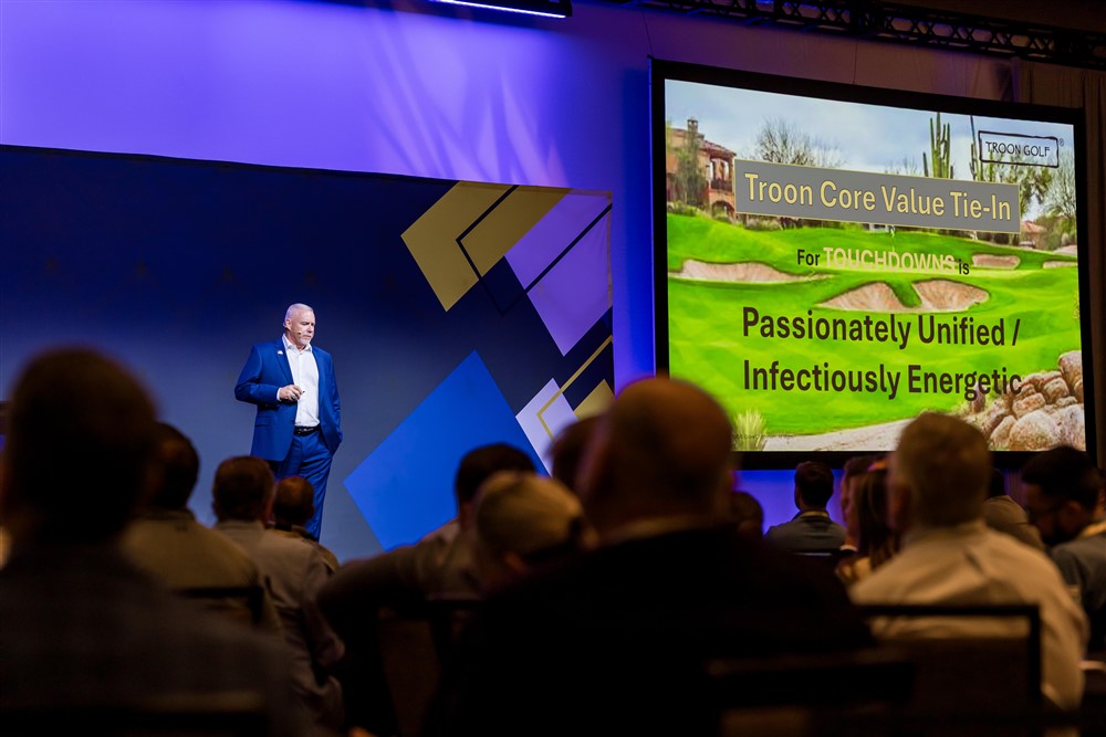 Dave Christensen leadership keynote speaker at corporate conference event 10